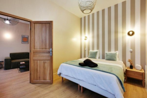 Charming Flat, quartier latin with a private cinema